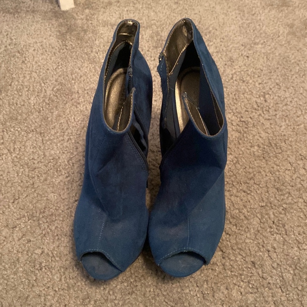 Blue faux suede forever 21 boots